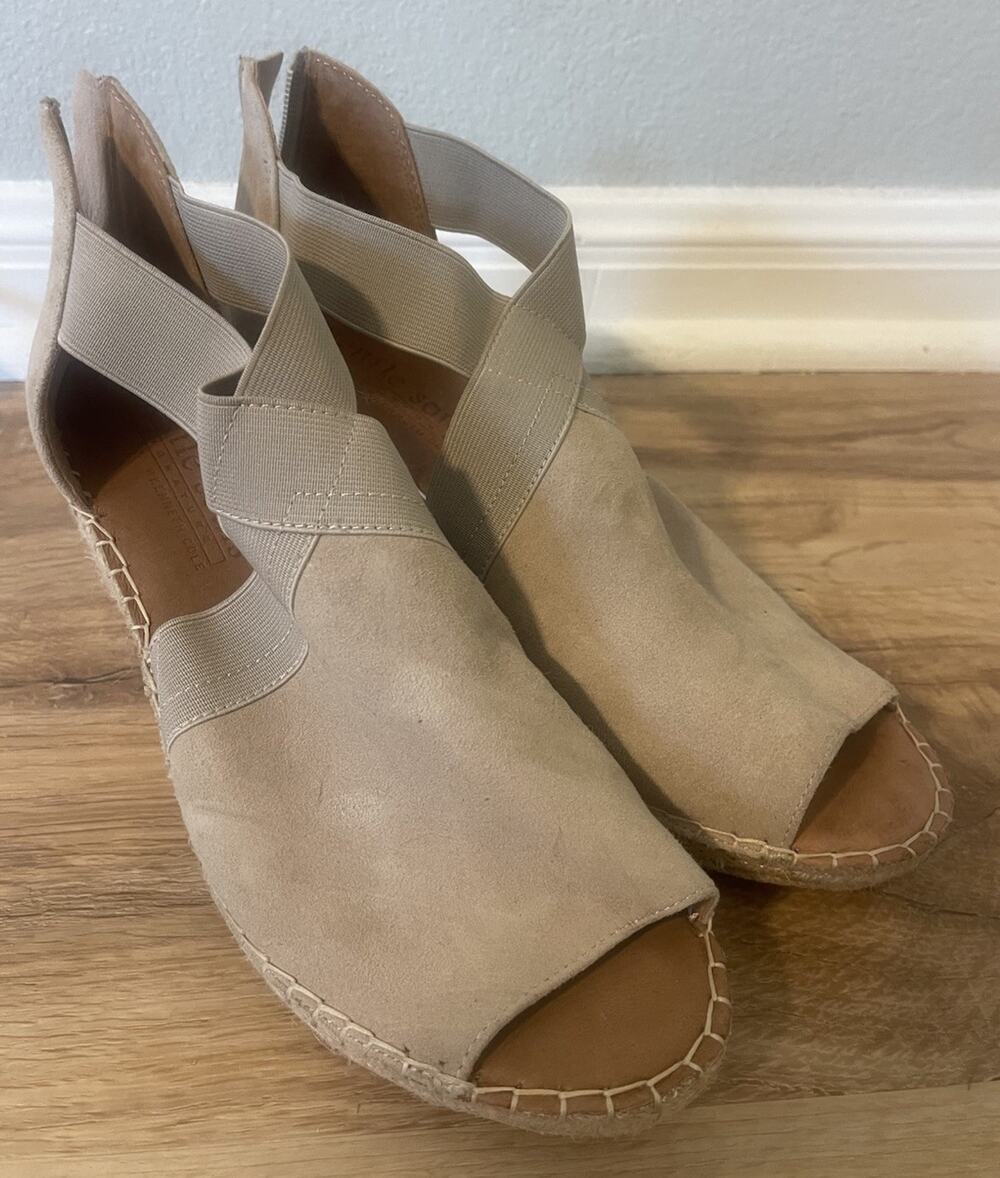 Gentle Souls by Kenneth Cole Sandals Womens 11 Colleen Zip Espadrille Wedge Gray